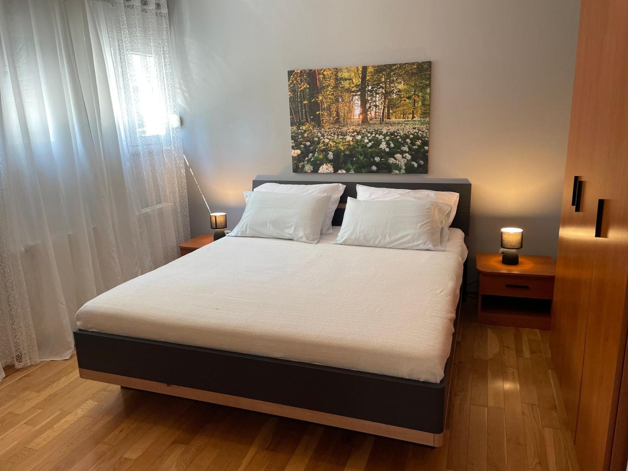 Ana'S Apartments เพทรอซาเน ภายนอก รูปภาพ
